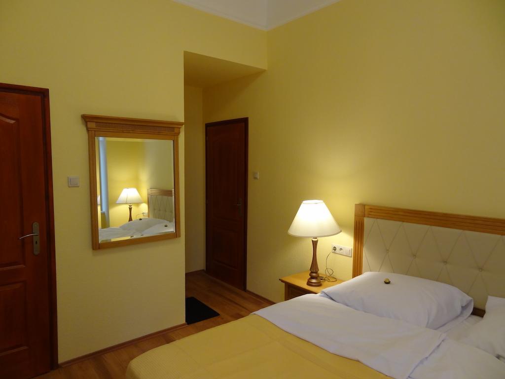 Residence Parliament Budapest Zimmer foto